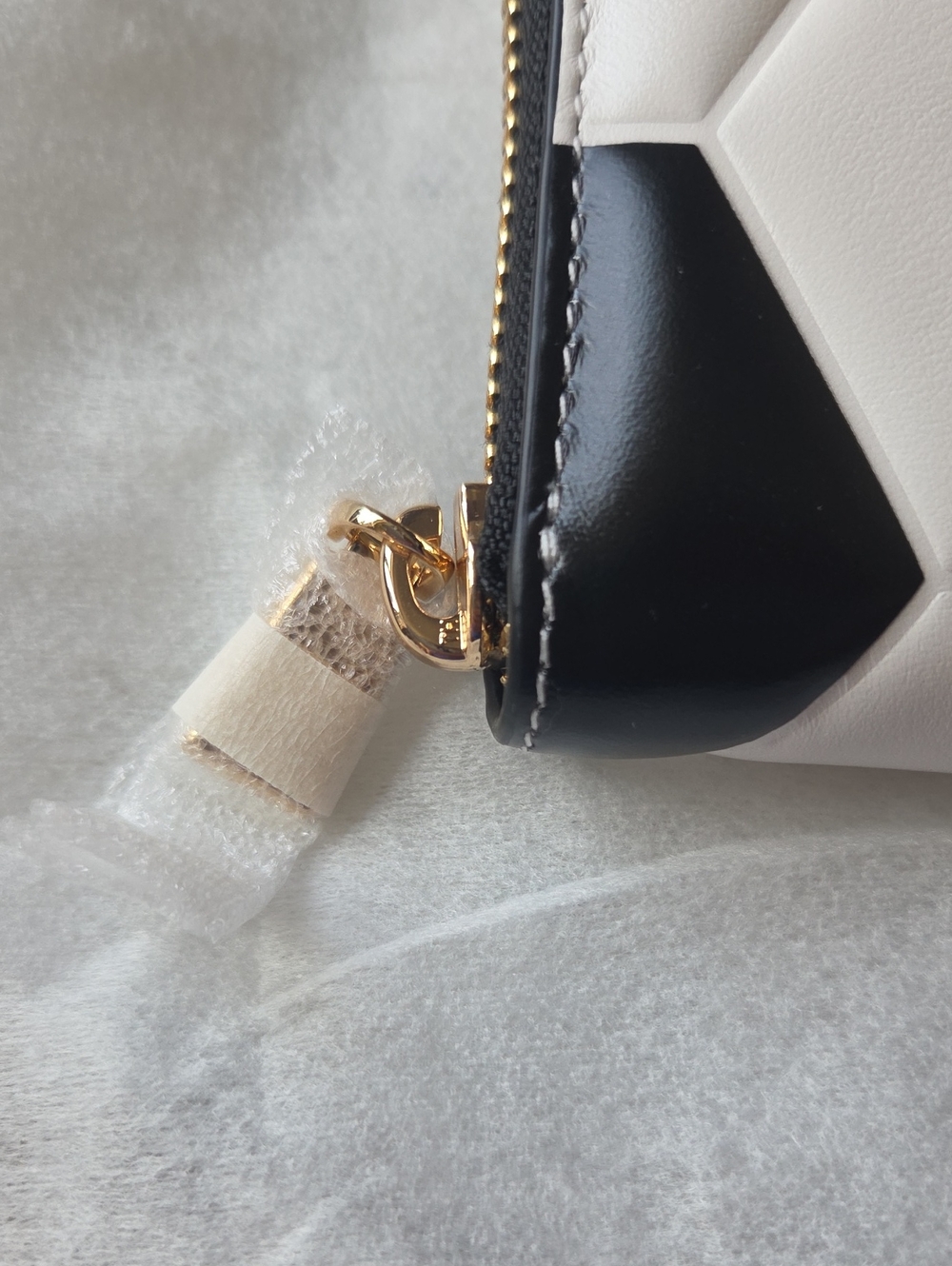 kate spade Rare HTF Kickoff Soccer World Cup Leather Zip Wallet NWT - Picture 8 of 10